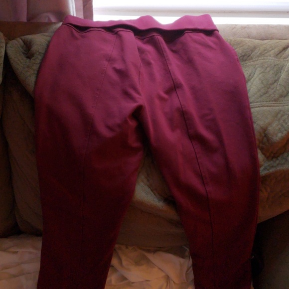 Cute purplish leggings. - Picture 3 of 5